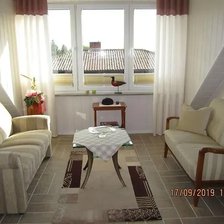 度假居 Also A Modern Retreat Röbel